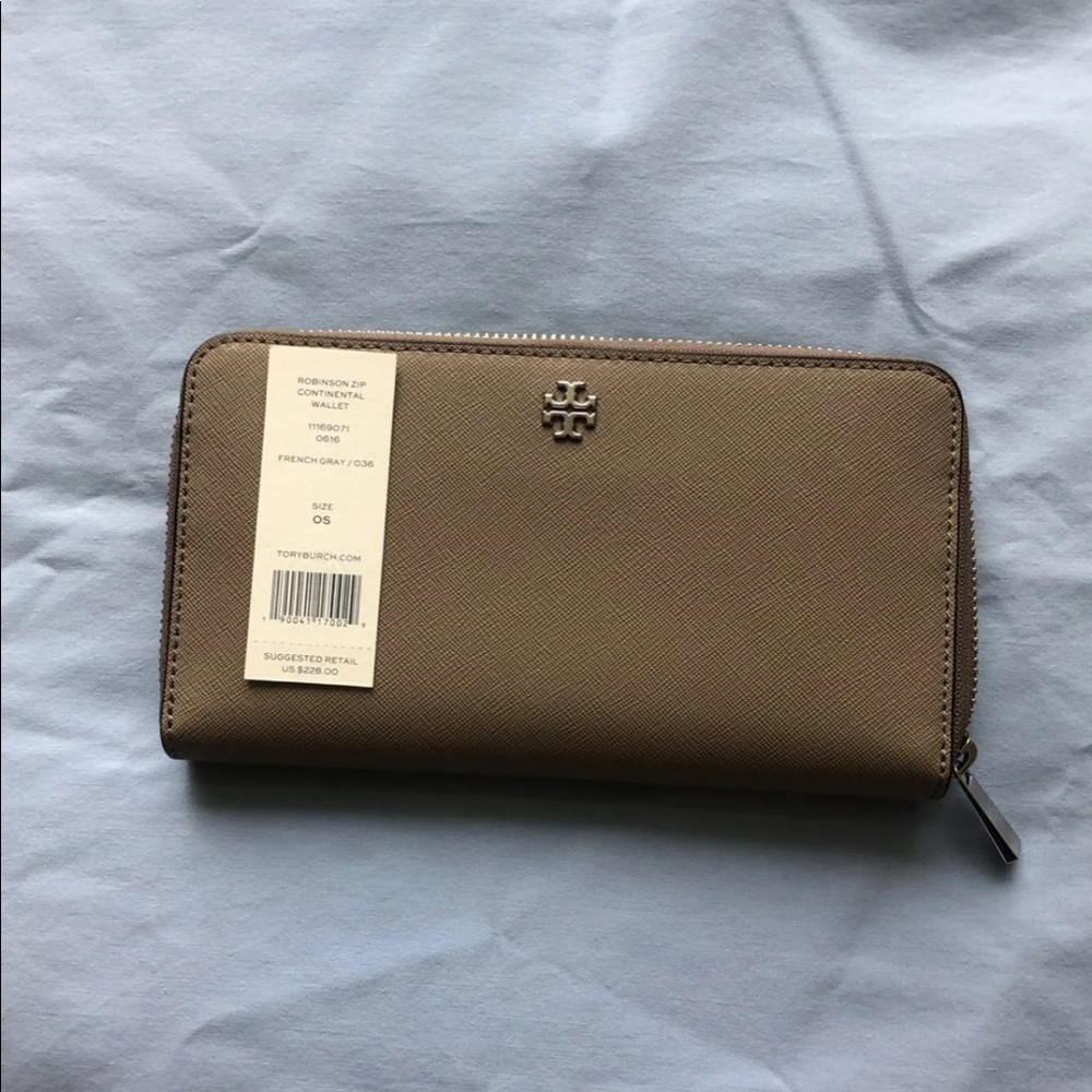 Tory Burch wallet New with the tag